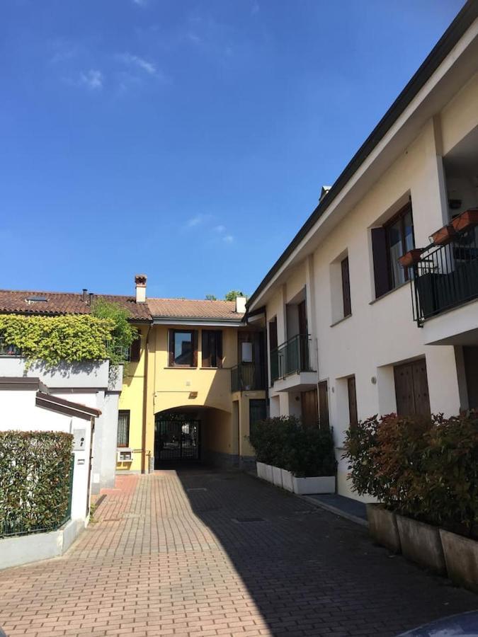 Corte Della Crisalide Ampio E Luminoso Bilocale In Centro Storico Cernusco Sul Naviglio Bagian luar foto